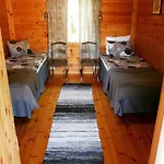 Πανσιόν Miekkalan Aitat 2*